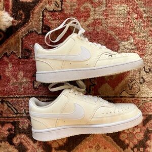 Nike Court Vision Low Sneaker